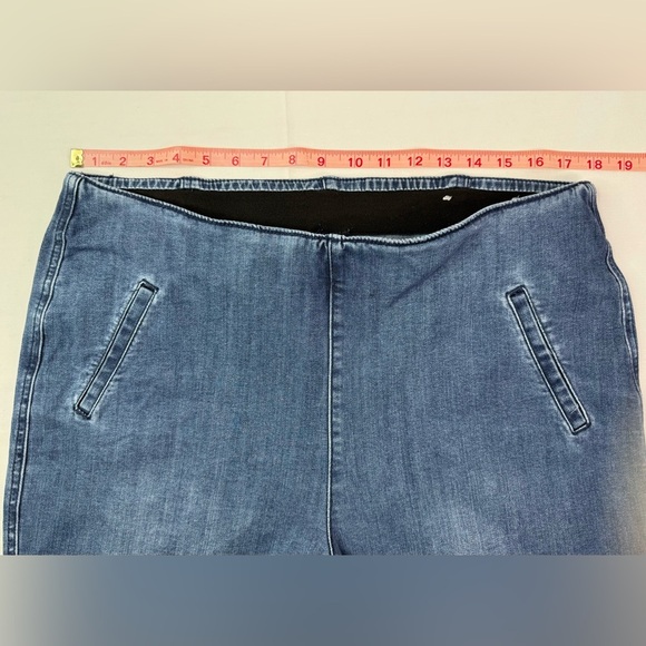 Chico's Pull On Slimming Ankle Jeans Medium Wash Blue Size 14 - Picture 7 of 8